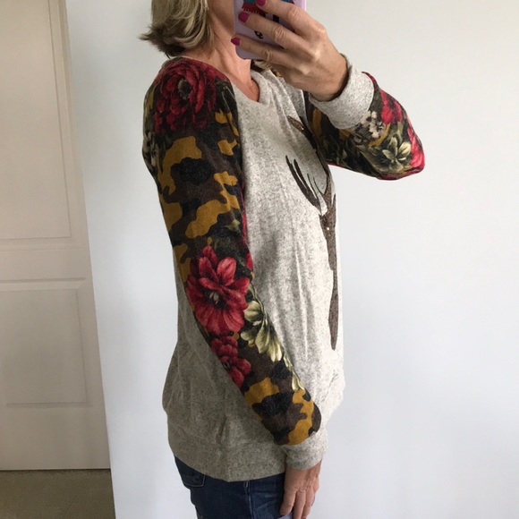 Long Sleeve Sequin Antler Pullover/Top - Picture 5 of 8